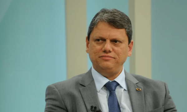 8u com STJ mantém prisão de juíza que usou servidores como babá, jardineiro e cuidador